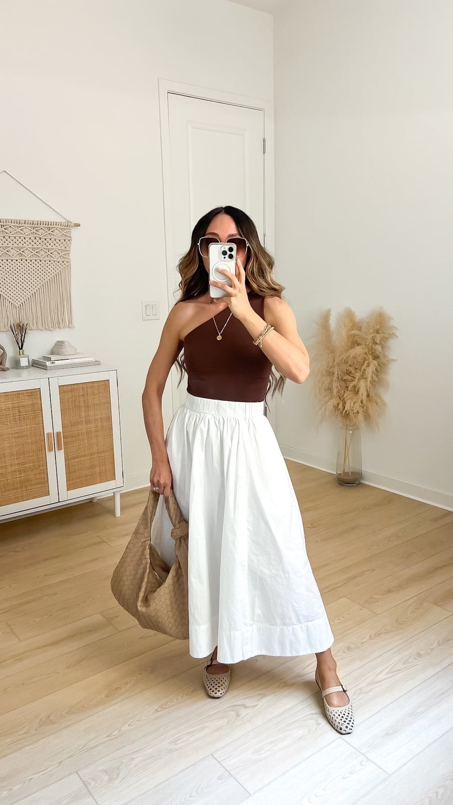 Flowy White Maxi Skirt With Brown One-Shoulder Top Flowy White Maxi Skirt With Brown One-Shoulder Top — Elegant White Skirt Outfit