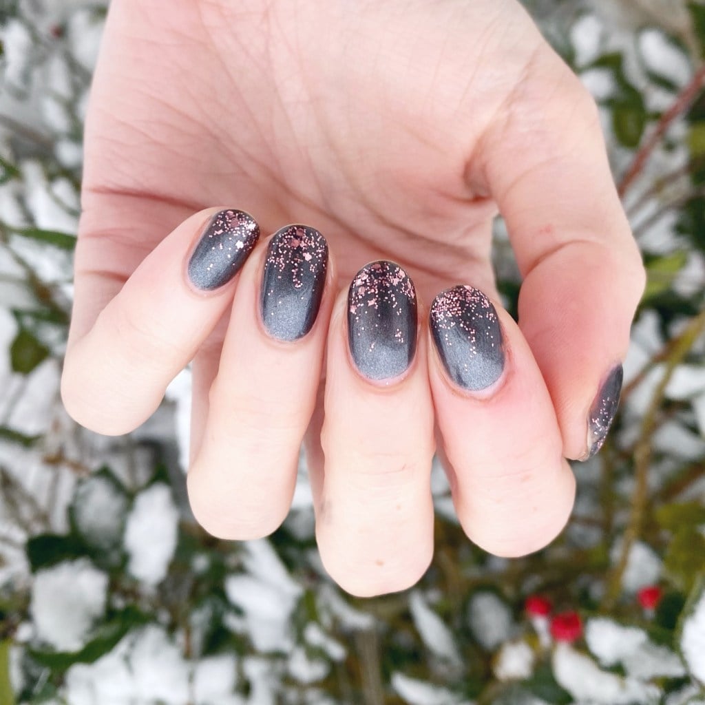 Grey Rose Gold Glitter Short Oval Grey Rose Gold Glitter Short Oval — Gradient Nail Ideas