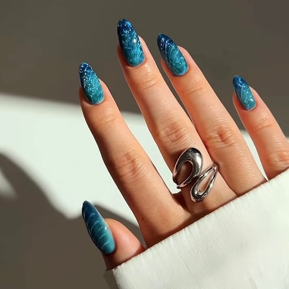 Textured Blue Teal Gradient Medium Almond Textured Blue Teal Gradient Medium Almond — Gradient Nail Ideas