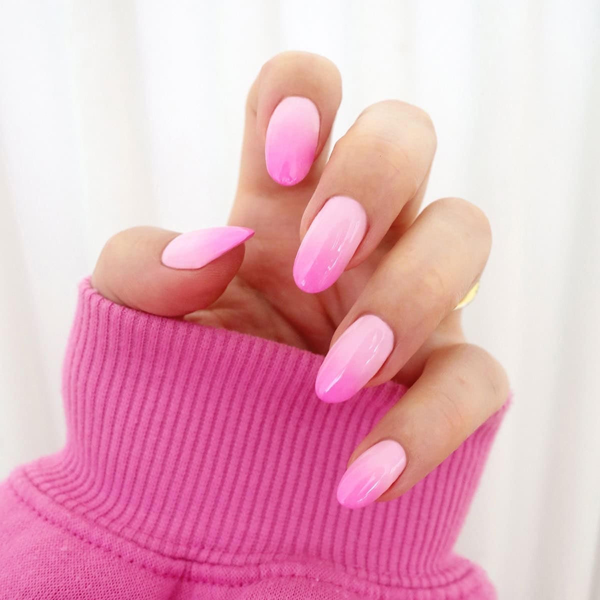 Hot Pink Light Pink White Medium Oval Gradient Hot Pink Light Pink White Medium Oval Gradient — Gradient Nail Ideas