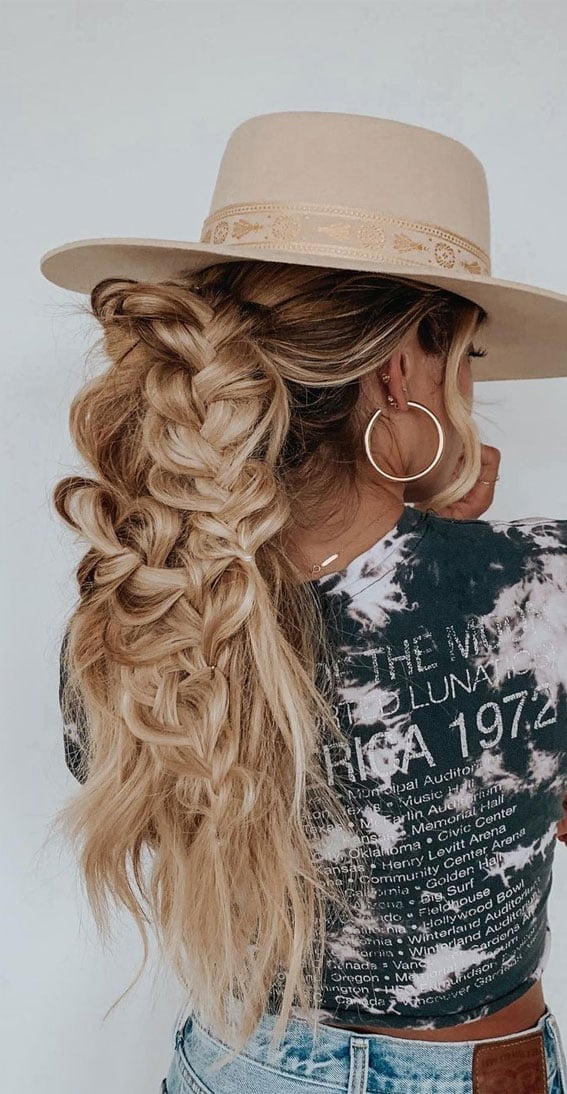 Cute braided hairstyles to rock this season : Messy Braid Power Pony