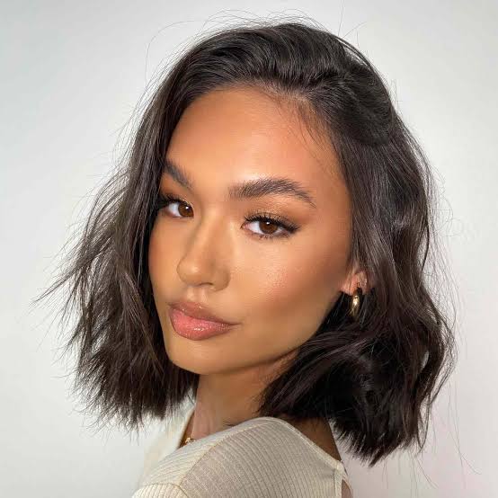 Chin Length Dark Brown With Textured Layers Chin Length Dark Brown With Textured Layers — Medium Hair Ideas