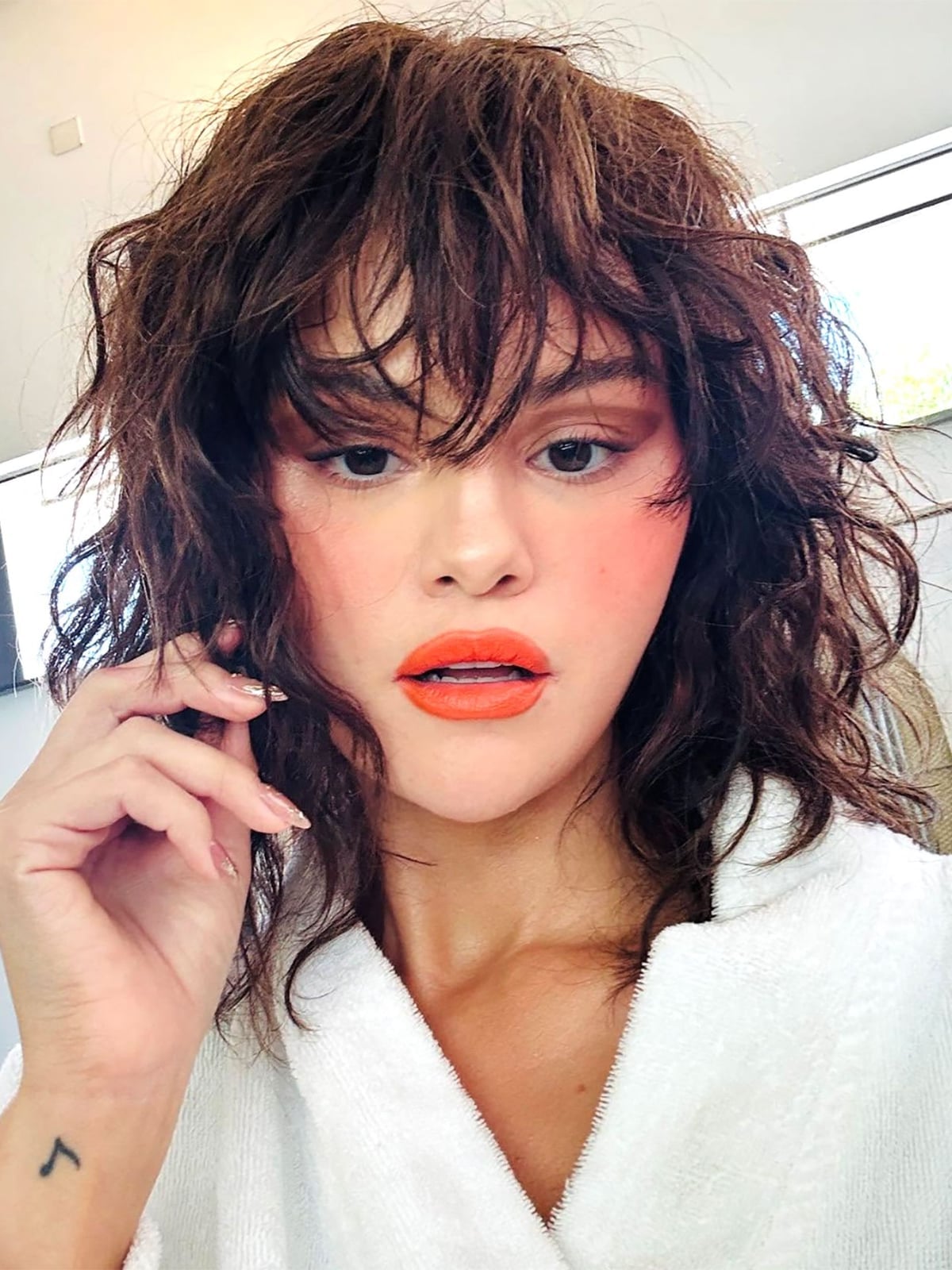 Collarbone Length Dark Brown Shag With Choppy Layers Collarbone Length Dark Brown Shag With Choppy Layers — Modern Shag Inspo