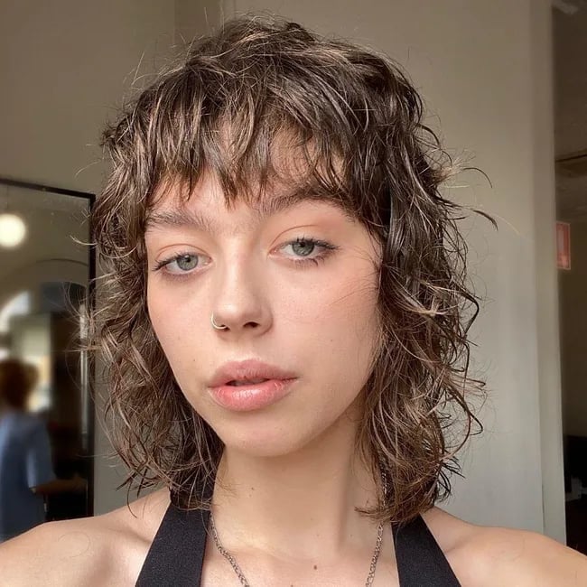 Chin Length Dark Brown Shag With Wet Look Chin Length Dark Brown Shag With Wet Look — Modern Shag Inspo