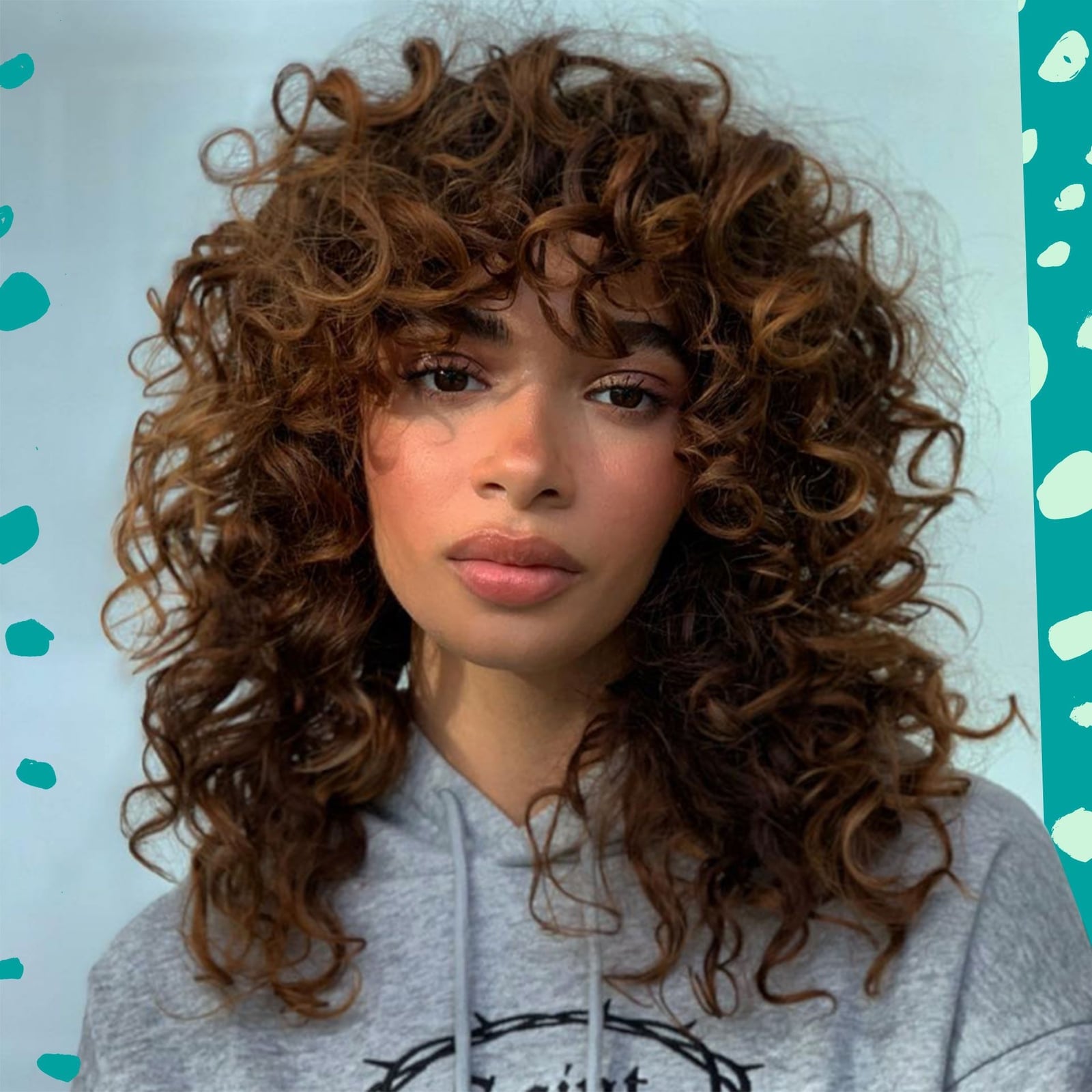 Shoulder Length Curly Shag With Caramel Highlights Shoulder Length Curly Shag With Caramel Highlights — Modern Shag Inspo