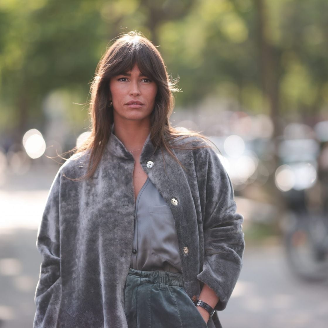 Mid-Back Dark Brown Shag With Subtle Highlights Mid-Back Dark Brown Shag With Subtle Highlights — Modern Shag Inspo