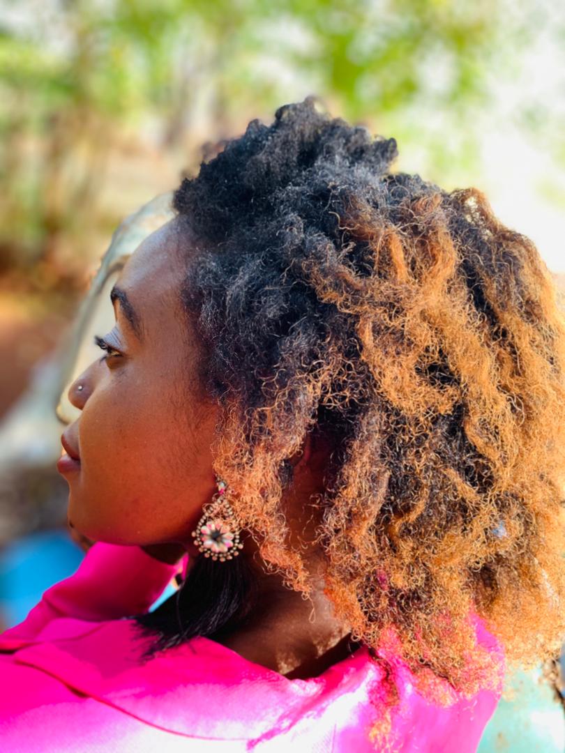 Copper With Subtle Lighter Tones Copper With Subtle Lighter Tones — Natural Hair Color Styles