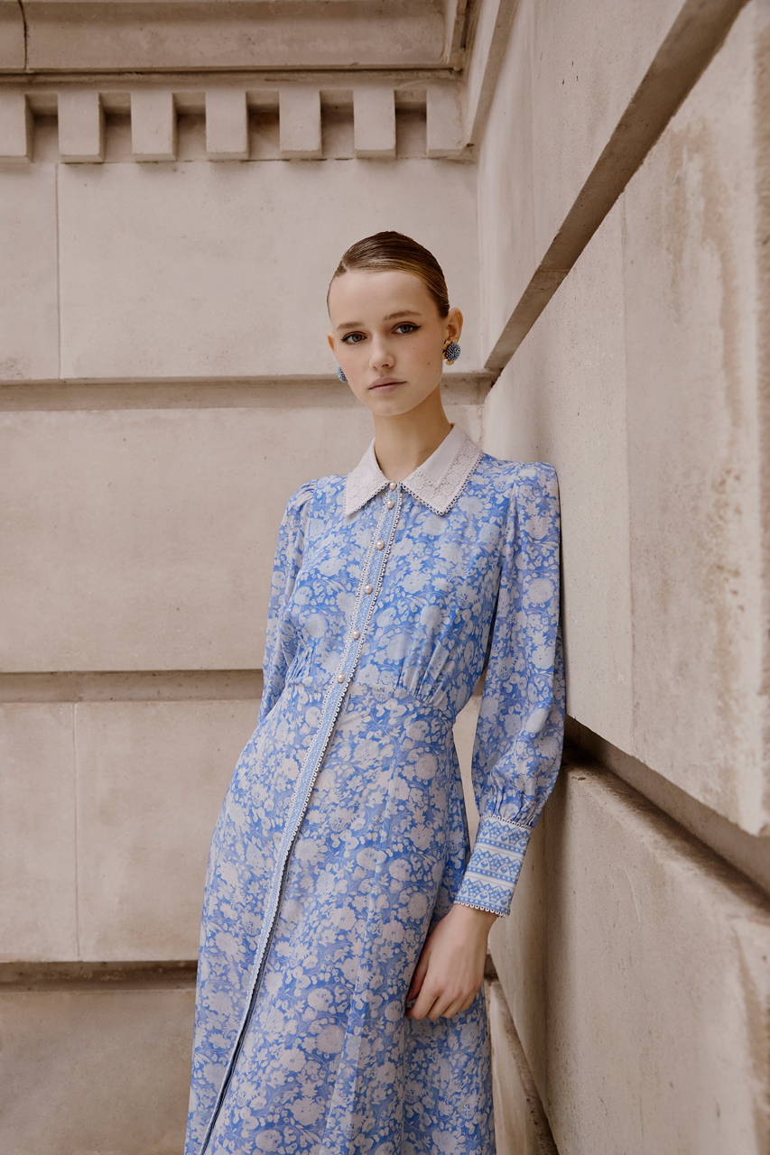 Blue and White Floral Print Midi Shirt Dress Blue and White Floral Print Midi Shirt Dress — Pattern Dress Ideas