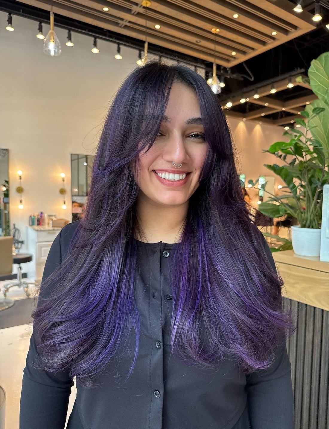Collarbone Wavy Hair With Purple And Pink Highlights — Purple Hair Dye Styles