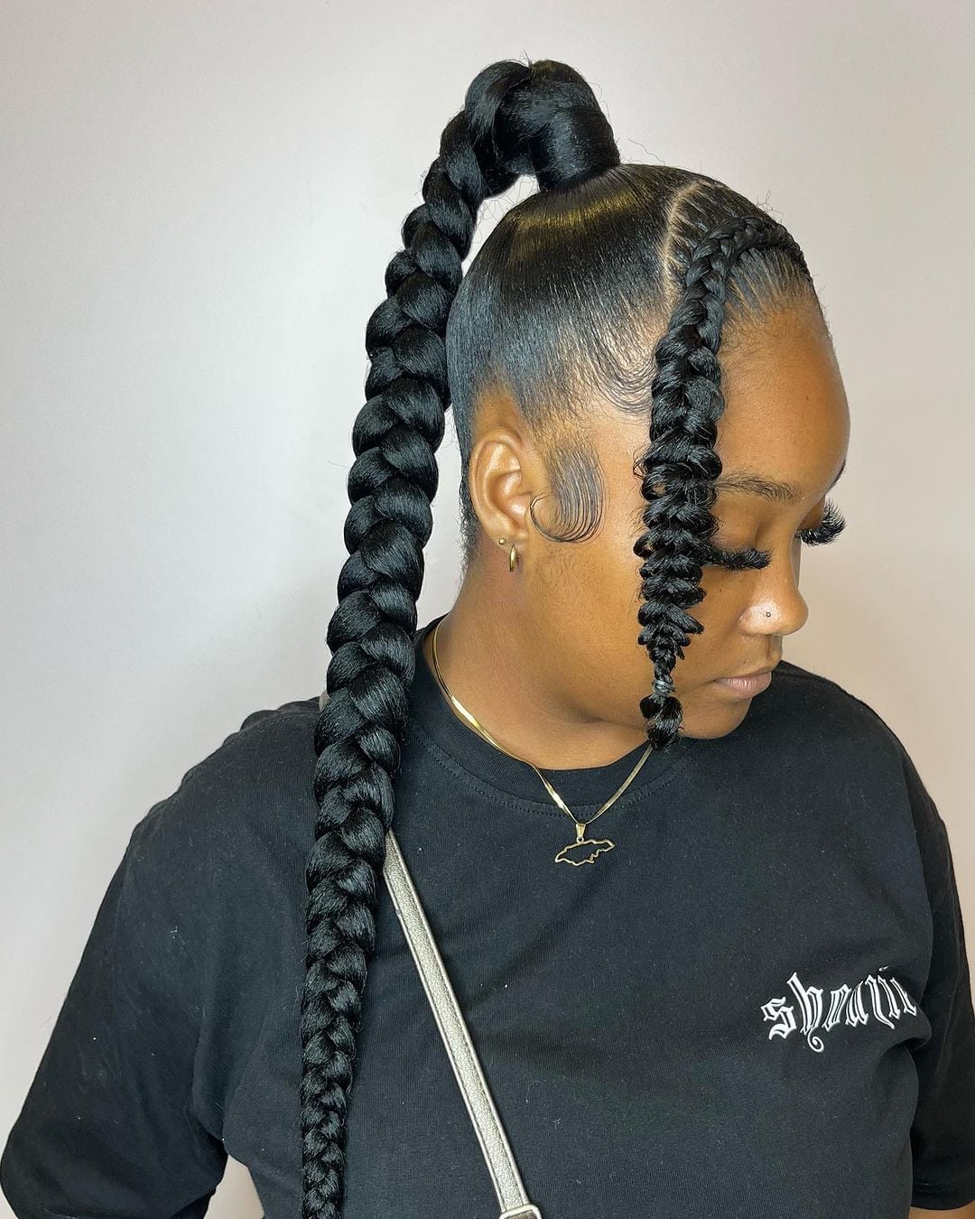 Black Ponytail With Large Face-Framing Braid Black Ponytail With Large Face-Framing Braid — Quick Weave Ponytail Ideas