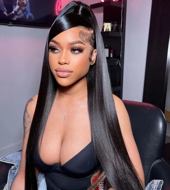 Mid-Back High Ponytail With Side-Swept Bang Mid-Back High Ponytail With Side-Swept Bang — Quick Weave Ponytail Ideas