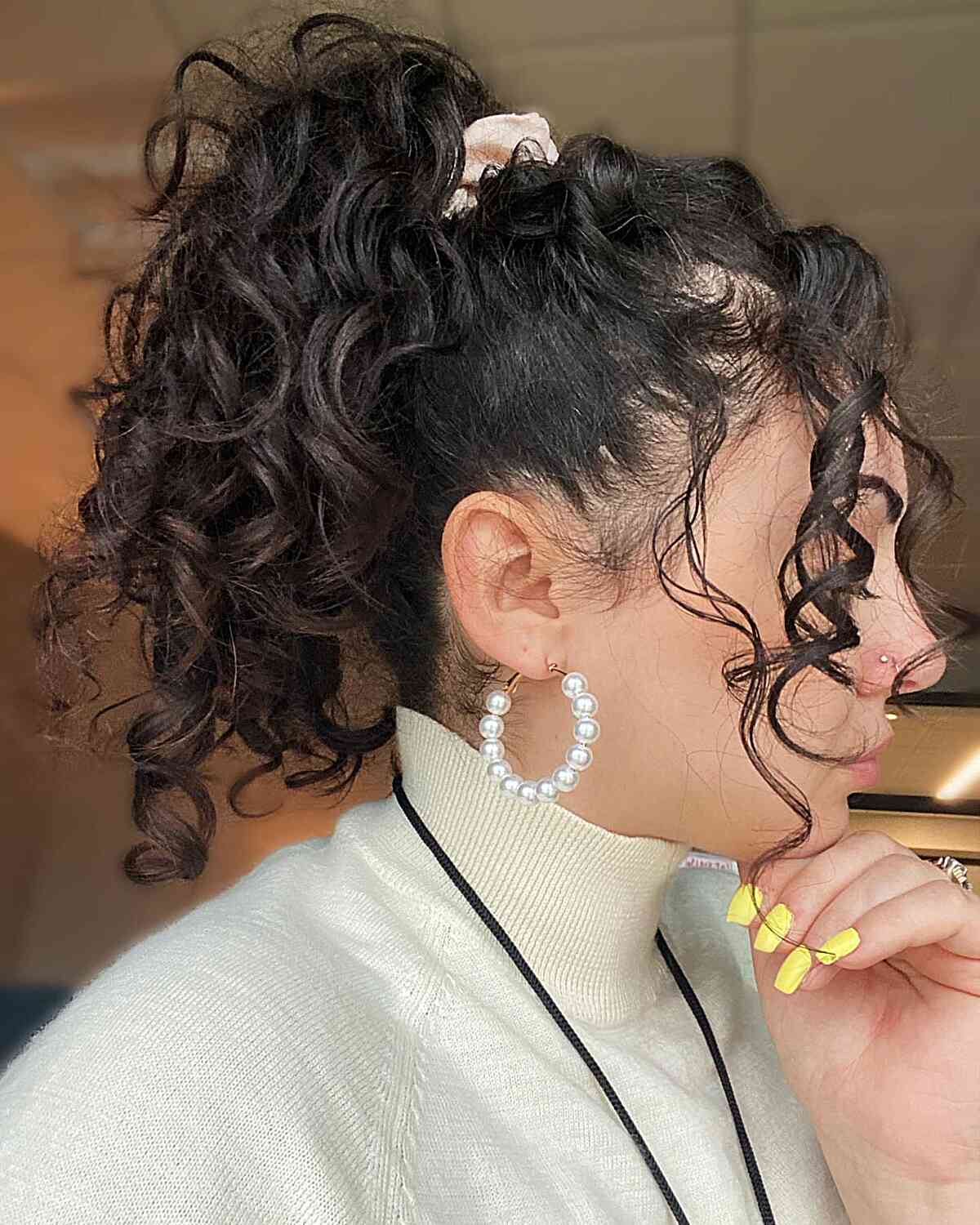 Shoulder Length Dark Brown Curly Ponytail Shoulder Length Dark Brown Curly Ponytail — Quick Weave Ponytail Ideas