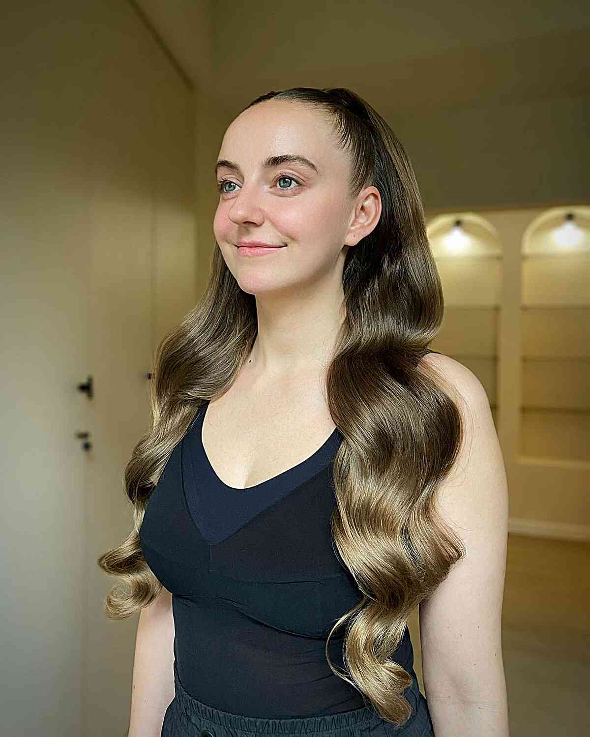 Collarbone Ponytail With Voluminous Blowout Waves Collarbone Ponytail With Voluminous Blowout Waves — Quick Weave Ponytail Ideas