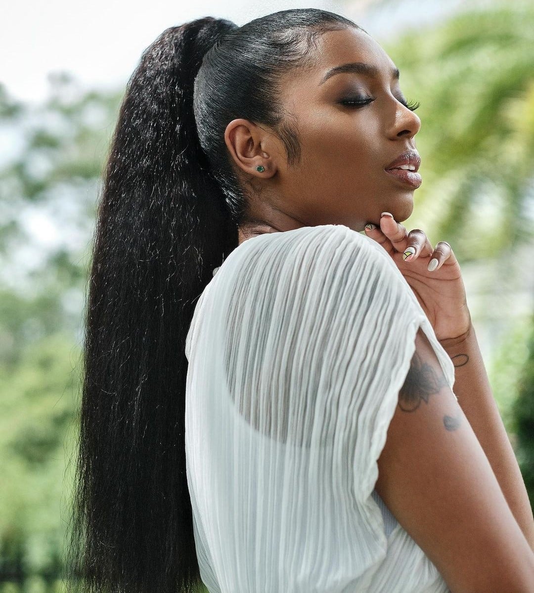 Long Glossy Black Ponytail Long Glossy Black Ponytail — Quick Weave Ponytail Ideas