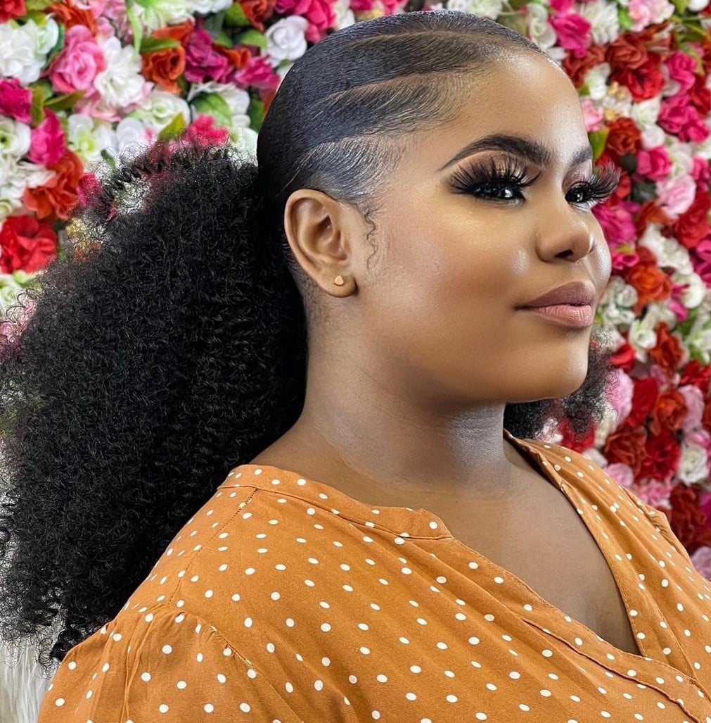 Dark Brown Ponytail With Caramel Balayage Curls Dark Brown Ponytail With Caramel Balayage Curls — Quick Weave Ponytail Ideas