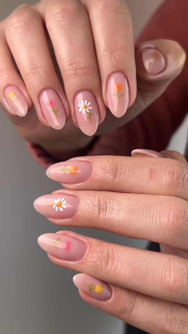 Sheer Pink with Floral Illustrations Oval Nails Sheer Pink with Floral Illustrations Oval Nails — Russian Manicure Designs