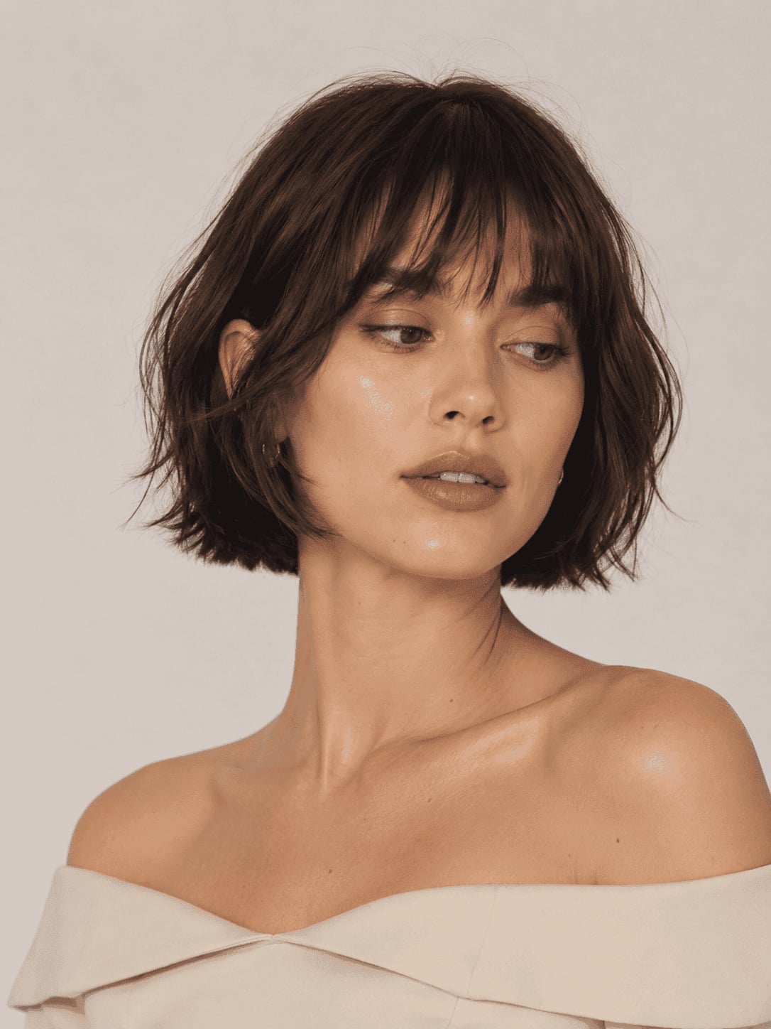 Wavy Collarbone Bob With Curtain Bangs Wavy Collarbone Bob With Curtain Bangs — Short Hair Ideas