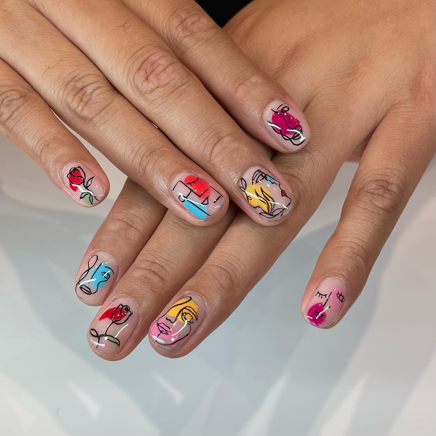 Nude Abstract Faces Lips Flowers Short Oval Nails Nude Abstract Faces Lips Flowers Short Oval Nails — Short Nail Art Ideas