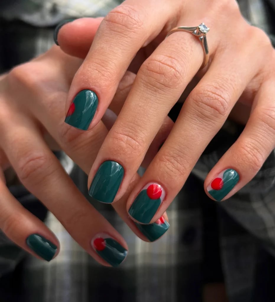Green With Red Circle Short Square Nails Green With Red Circle Short Square Nails — Short Nails Color Designs