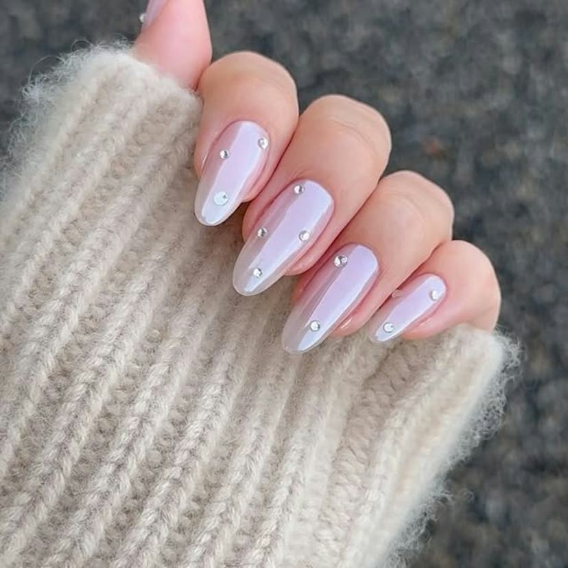 Medium Almond Nails With Iridescent Shimmer And Rhinestones — Simple 3D Nails