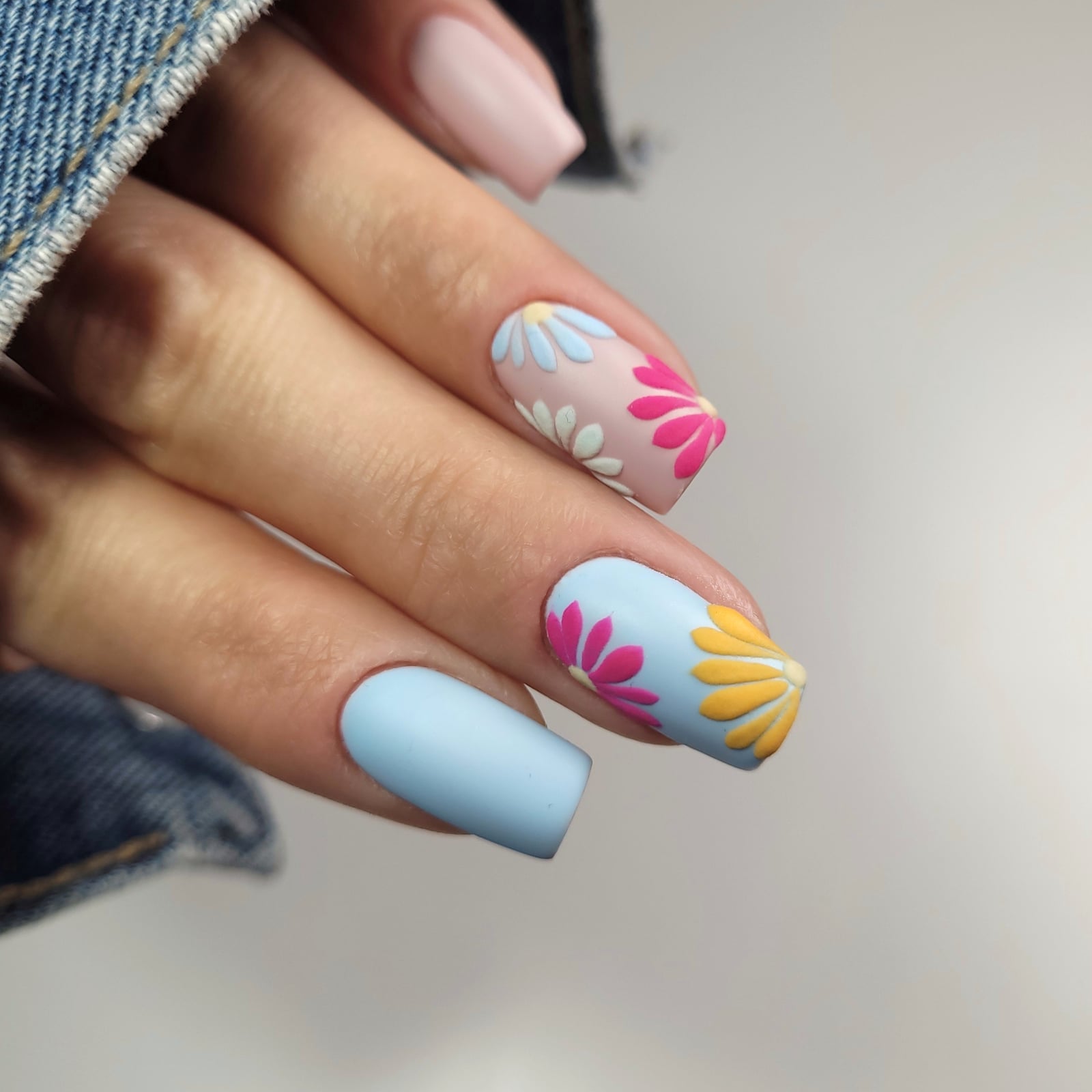 Short Square Nails With Pastel Matte 3D Flowers — Simple 3D Nails
