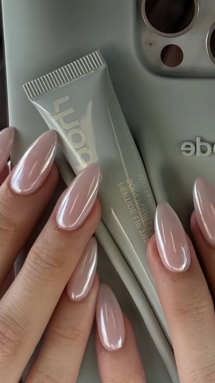 Glazed Neutral Pink Almond Nails: Simple, Shiny & Elegant Manicure Idea