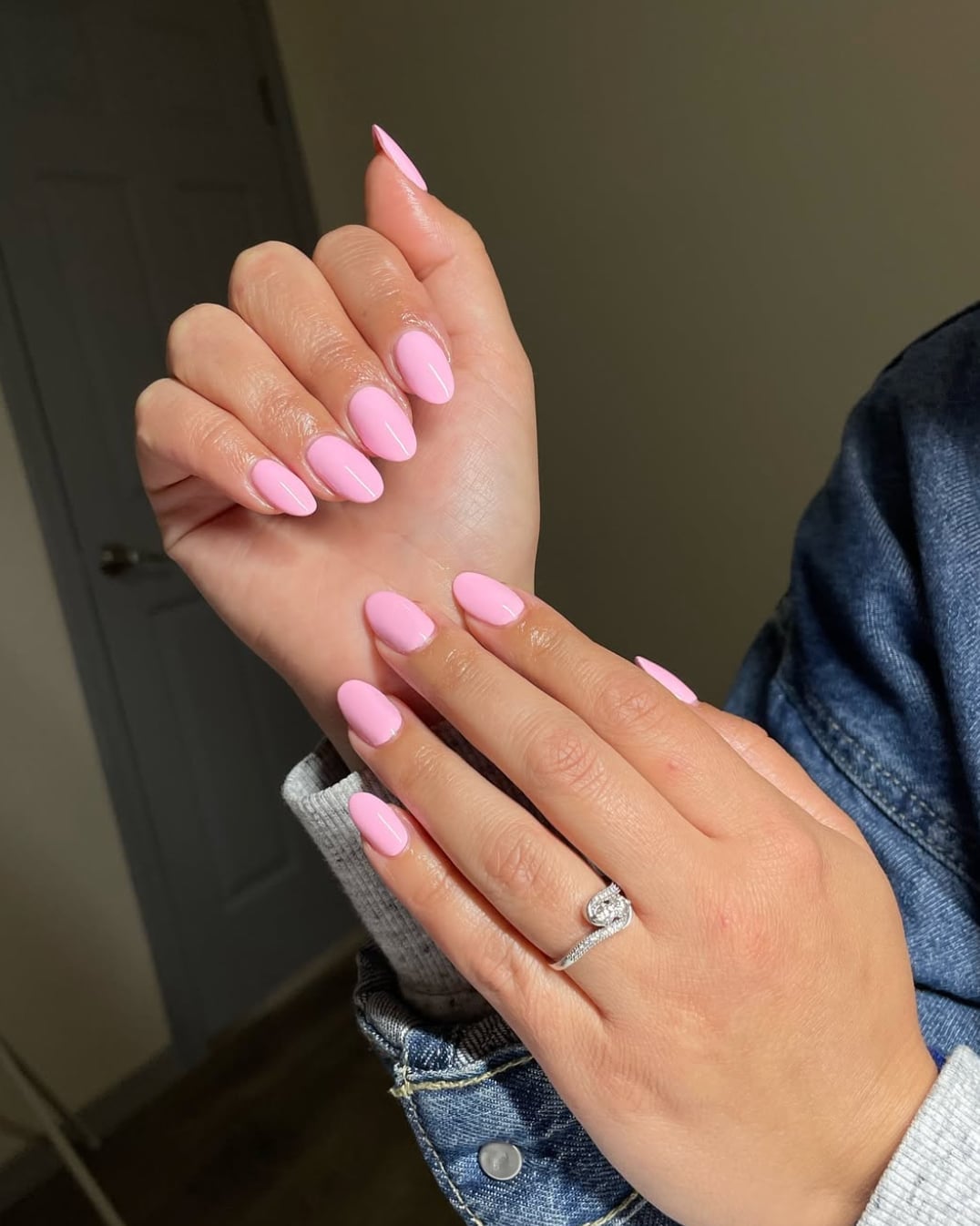 Solid Glossy Pale Pink Almond Nails Solid Glossy Pale Pink Almond Nails — Simple Almond Nails