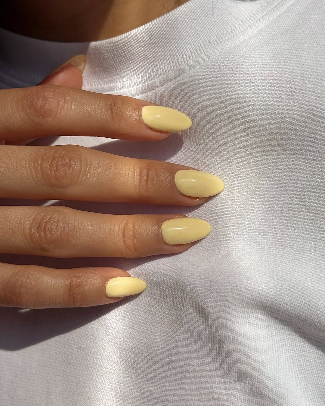 Short Almond Uniform Pale Yellow Nails Short Almond Uniform Pale Yellow Nails — Simple Almond Nails