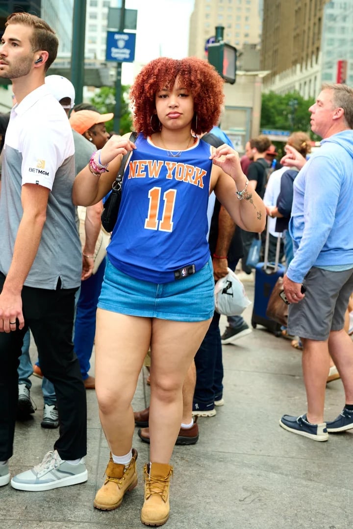 Blue Basketball Jersey with Denim Mini Skirt and Work Boots Blue Basketball Jersey with Denim Mini Skirt and Work Boots — Simple Basketball Game Outfits