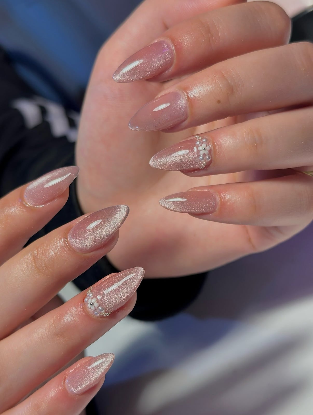 Nude Pink Cat-Eye Almond Nails Rhinestone Pearls Nude Pink Cat-Eye Almond Nails Rhinestone Pearls — Simple Birthday Nails Almond