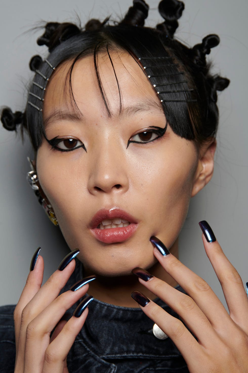 Long Almond Blue-Black Chrome Nails — Simple Black Chrome Nails