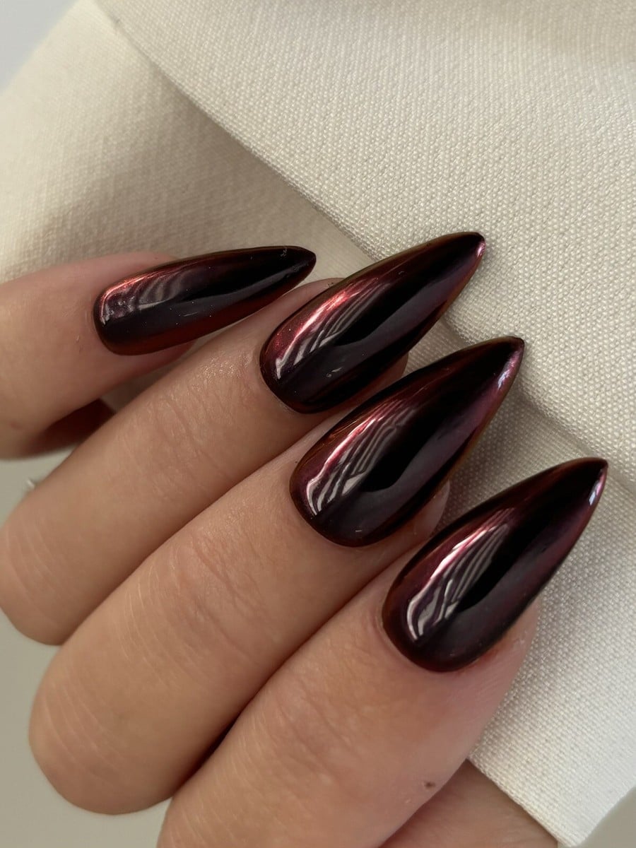 Stiletto Red-Black Chrome Color Shift — Simple Black Chrome Nails