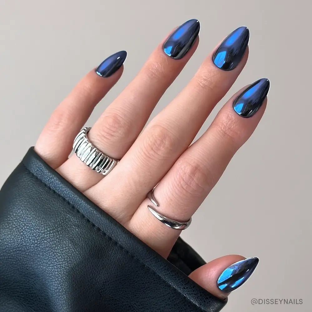 Iridescent Deep Blue Chrome Almond Nails Iridescent Deep Blue Chrome Almond Nails — Simple Blue Chrome Nails
