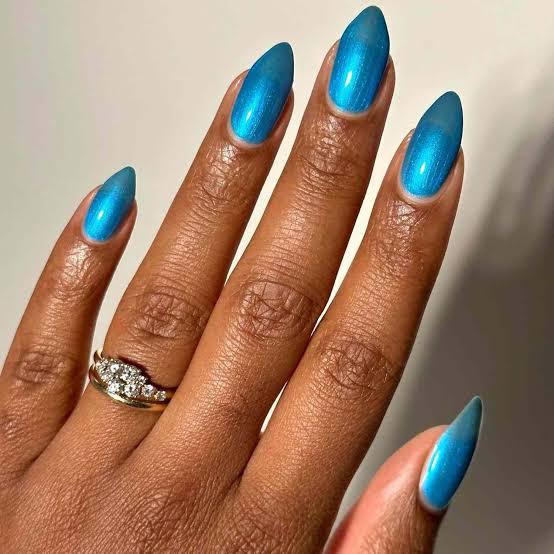 Vibrant Bright Blue Chrome Stiletto Nails Vibrant Bright Blue Chrome Stiletto Nails — Simple Blue Chrome Nails