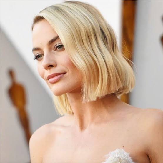 Platinum Blonde Bob Sharp Cut Platinum Blonde Bob Sharp Cut — Simple Blunt Bob