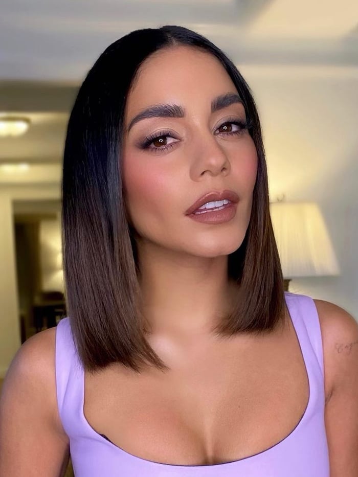 Collarbone Bob Glossy Ombre Collarbone Bob Glossy Ombre — Simple Blunt Bob