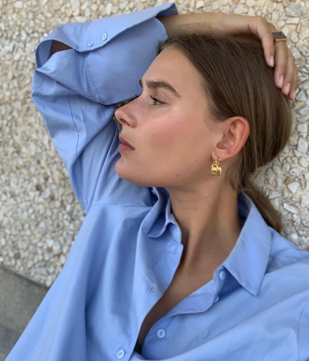 Oversized Light Blue Shirt with Gold Earrings Oversized Light Blue Shirt with Gold Earrings — Simple Button Down Outfits