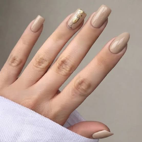 Light Beige Glossy Champagne Glass Decal Medium Square Nails Light Beige Glossy Champagne Glass Decal Medium Square Nails — Simple Champagne Nails