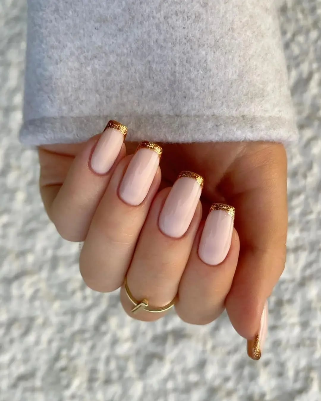 Sheer Pink Gold Glitter French Tip Long Coffin Nails Sheer Pink Gold Glitter French Tip Long Coffin Nails — Simple Champagne Nails