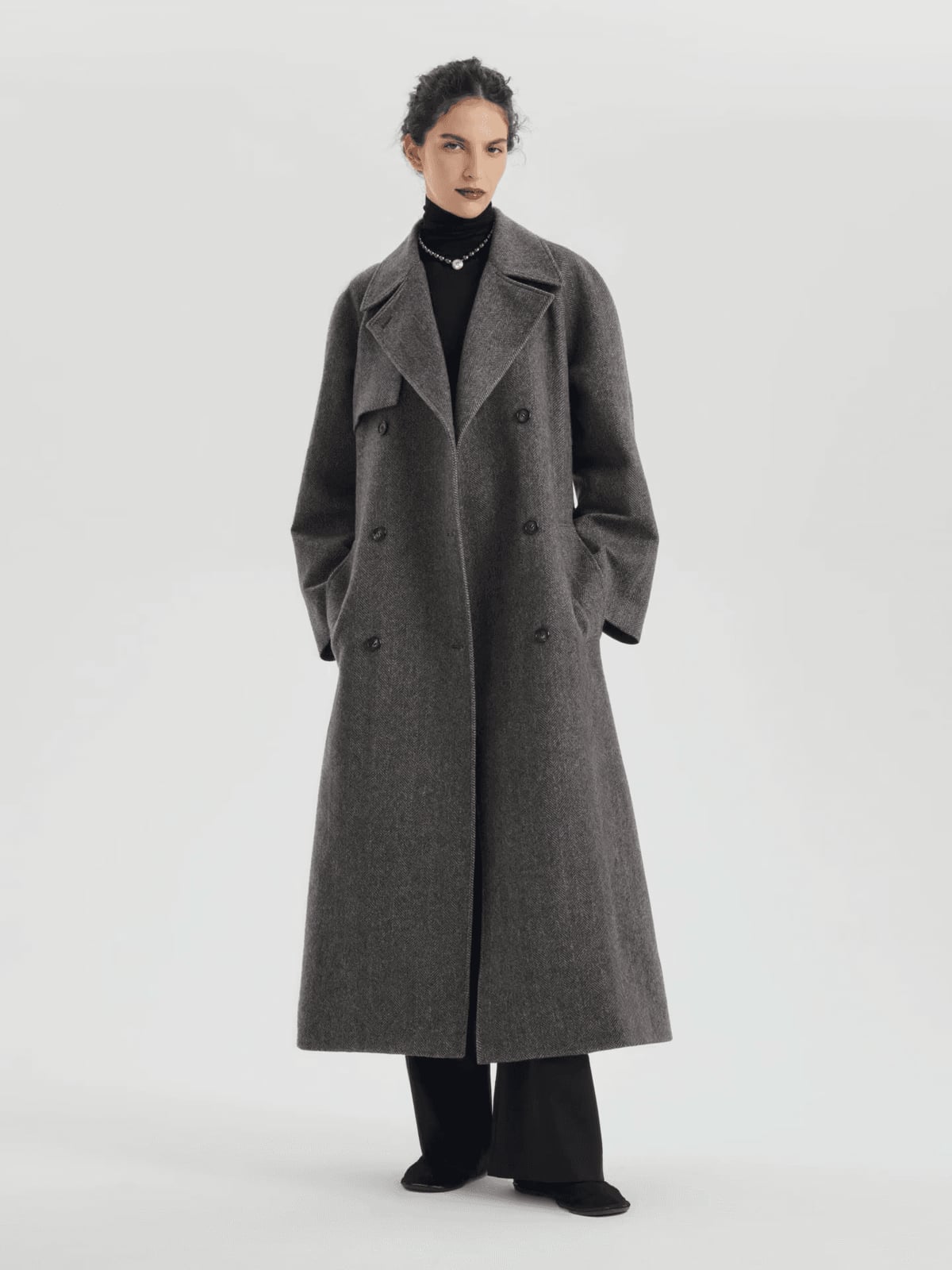 Grey Double-Breasted Coat Over Black Turtleneck and Trousers Grey Double-Breasted Coat Over Black Turtleneck and Trousers — Simple Corporate Outfits for Women