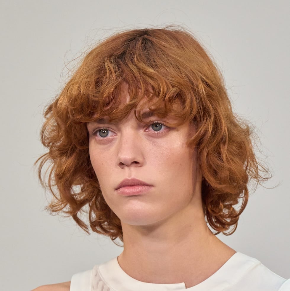 Collarbone Layers With Rich Brown Highlights Collarbone Layers With Rich Brown Highlights — Simple Curly Bangs