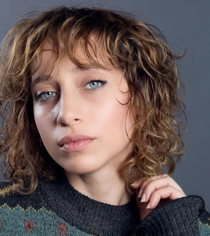 Collarbone Shag With Choppy Bangs Collarbone Shag With Choppy Bangs — Simple Curly Bangs