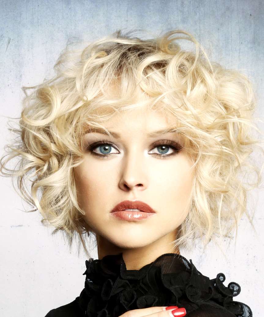 Short Layered Shag With Platinum Curls Short Layered Shag With Platinum Curls — Simple Curly Bangs