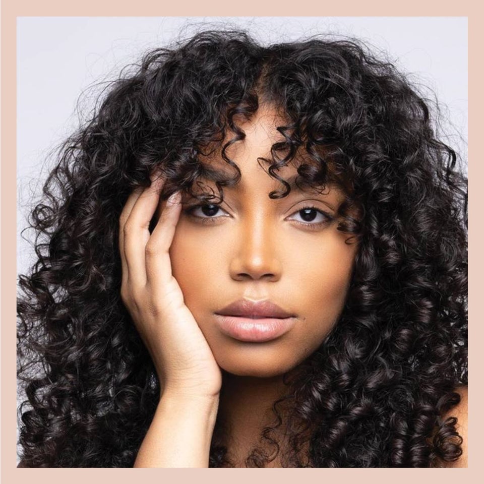 Mid-Back Loose Waves With Simple Bangs Mid-Back Loose Waves With Simple Bangs — Simple Curly Bangs