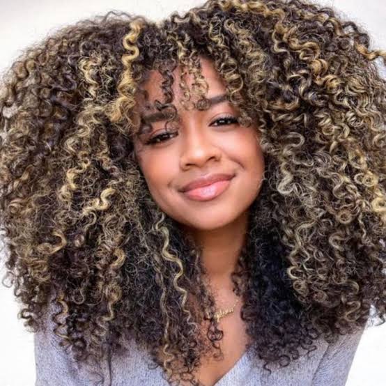 Shoulder Length Layers With Blonde Highlights, Middle Shoulder Length Layers With Blonde Highlights, Middle — Simple Curly Bangs