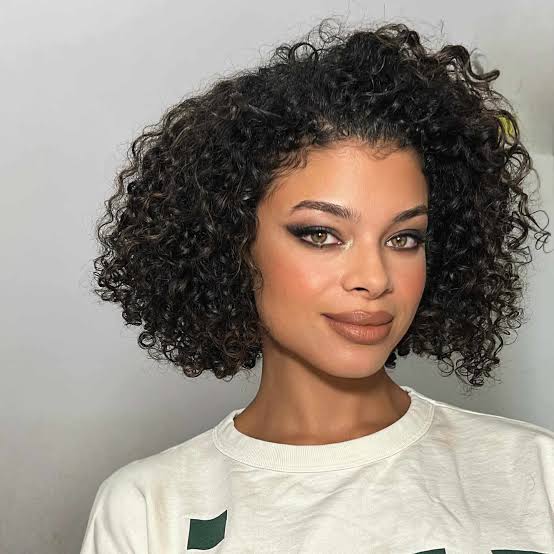 Shoulder Length Bob With Defined Curls Shoulder Length Bob With Defined Curls — Simple Curly Hair Cuts