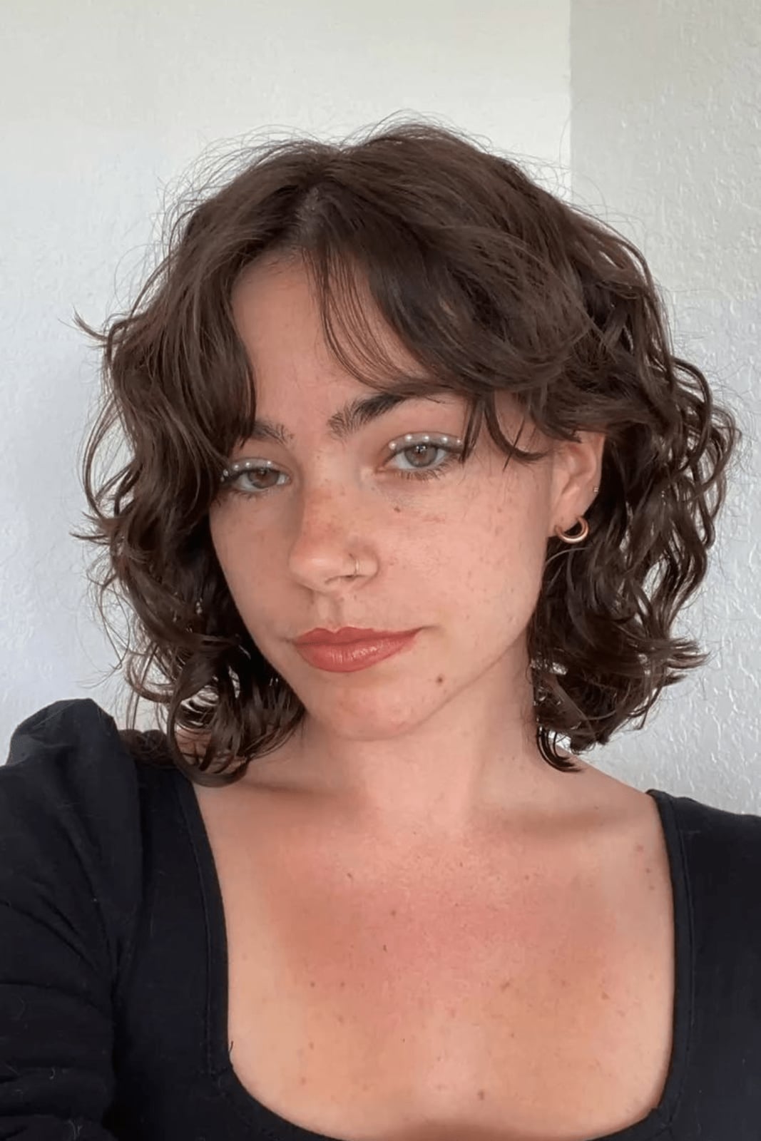 Collarbone Shag With Soft Curtain Bangs, Wavy To Curly — Simple Curly Shag