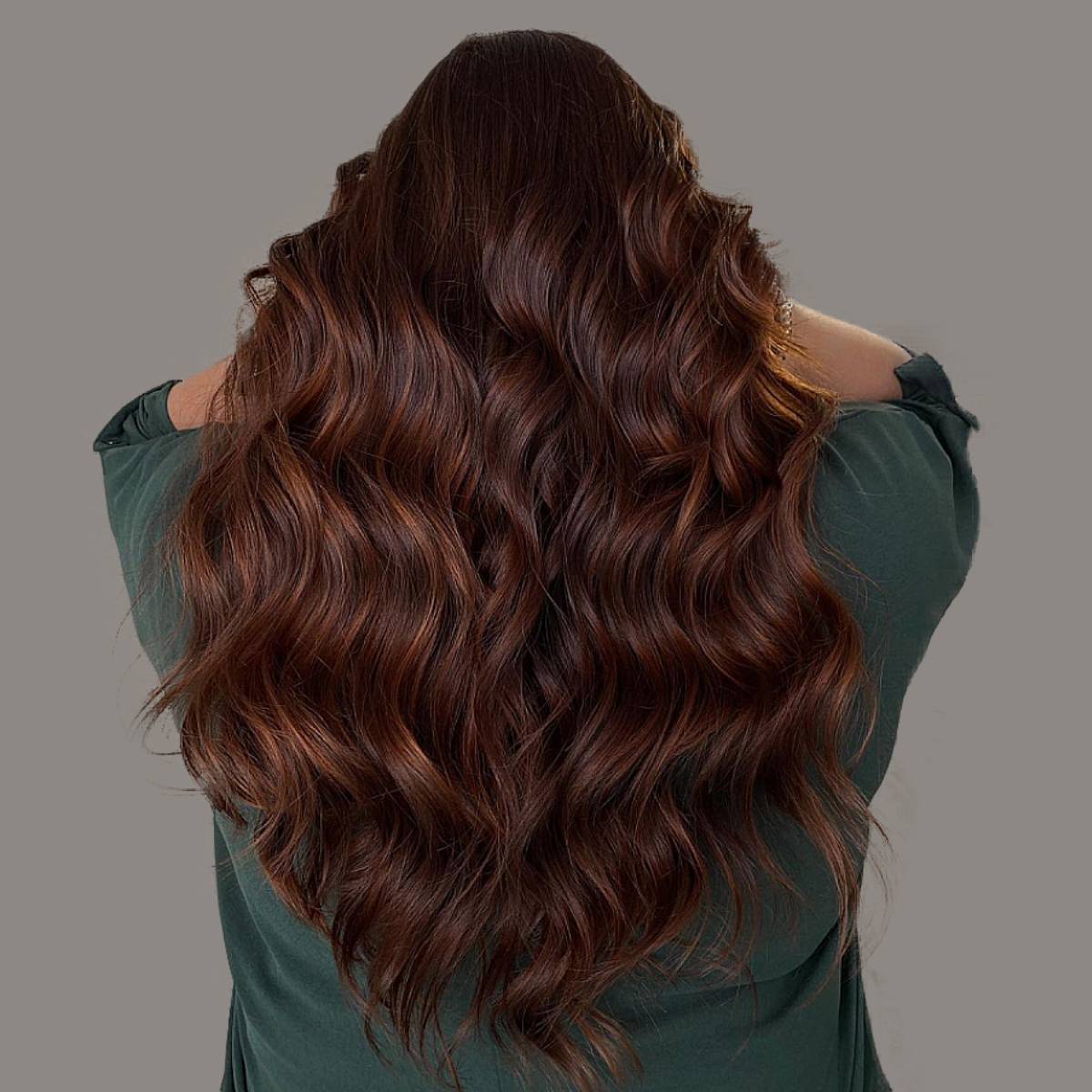 Mid-Back Wavy Dark Auburn With Highlights, Layers Mid-Back Wavy Dark Auburn With Highlights, Layers — Simple Dark Auburn Hair