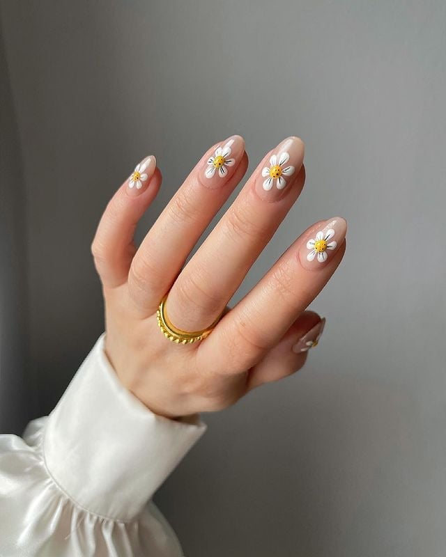 Daisy Green French Medium Square Nails — Simple Floral Nails