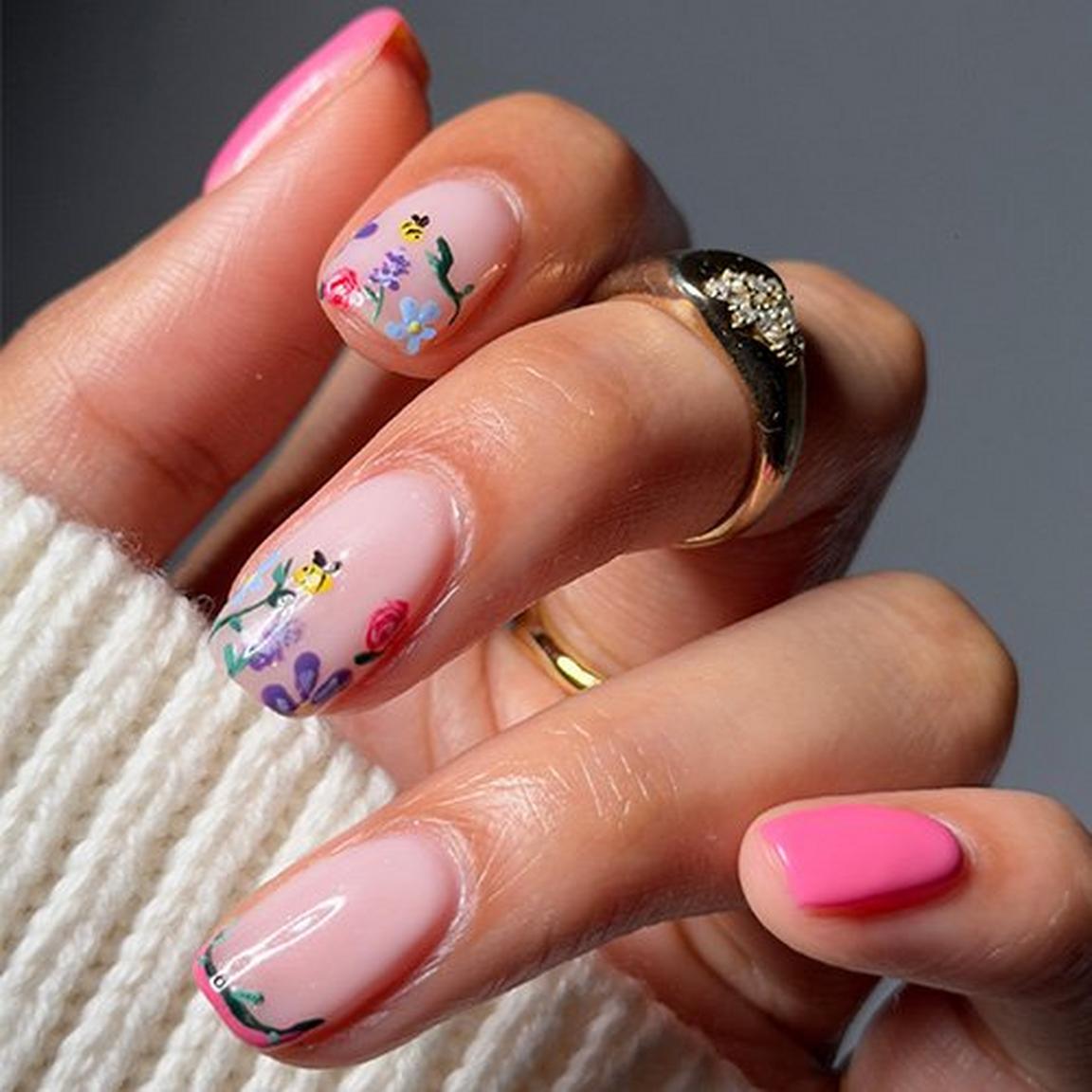 Floral Bee Green French Tip Square Nails — Simple Floral Nails